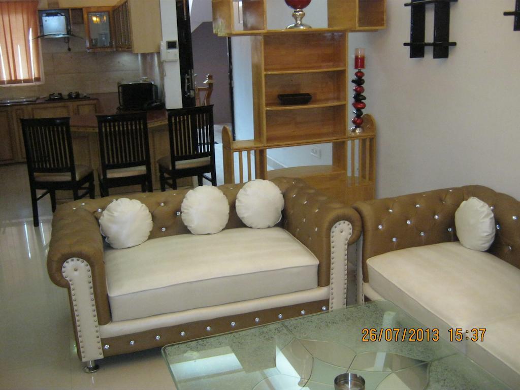 The Royal Court Hotel Нейнитал Екстериор снимка
