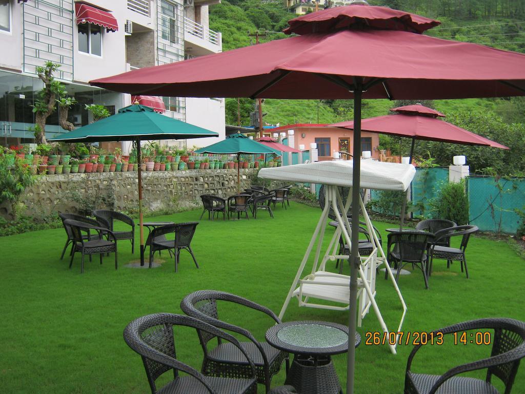 The Royal Court Hotel Нейнитал Екстериор снимка