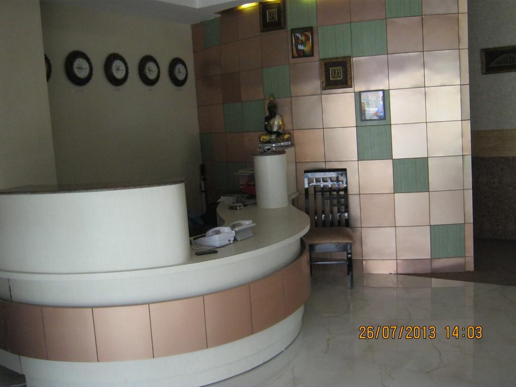 The Royal Court Hotel Нейнитал Екстериор снимка